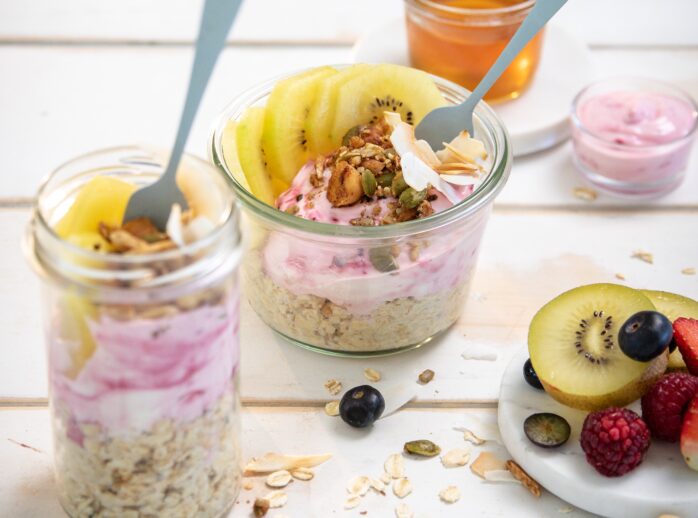 Golden Kiwi & Raspberry Cream Oats